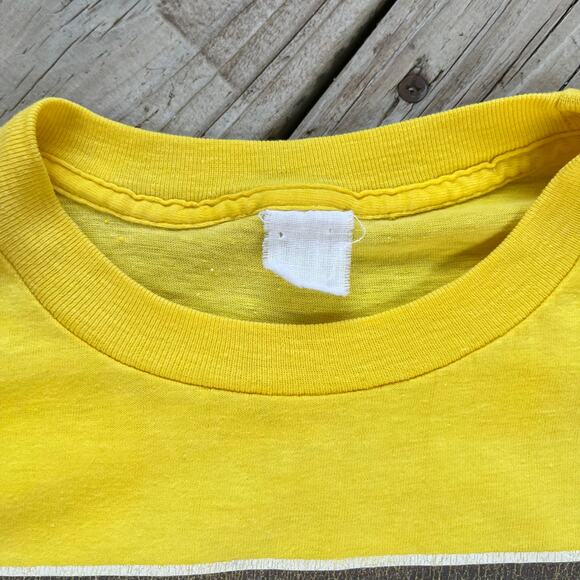 Women's Vintage 70's Era Yellow Farrah Fawcett Iron-On Tee Size XS - Picture 4 of 7